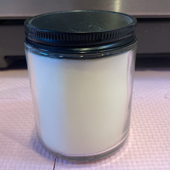 PEACH ๐ BELLINI SINGLE WICK CANDLE. SMELLS YUMMYYYY! ๐ - Picture 3 of 6